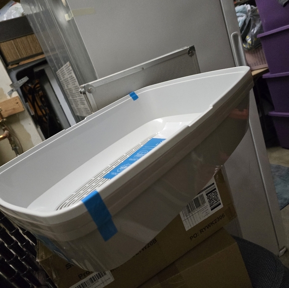 Litter box - Picture 2 of 2